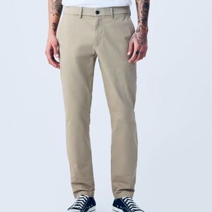 GAP khakis relaxed skinny - 28x30
